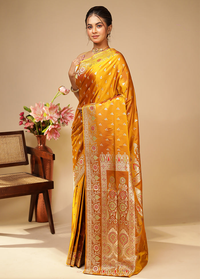 Green Handloom Banarasi Pure Silk Saree With Blouse Piece