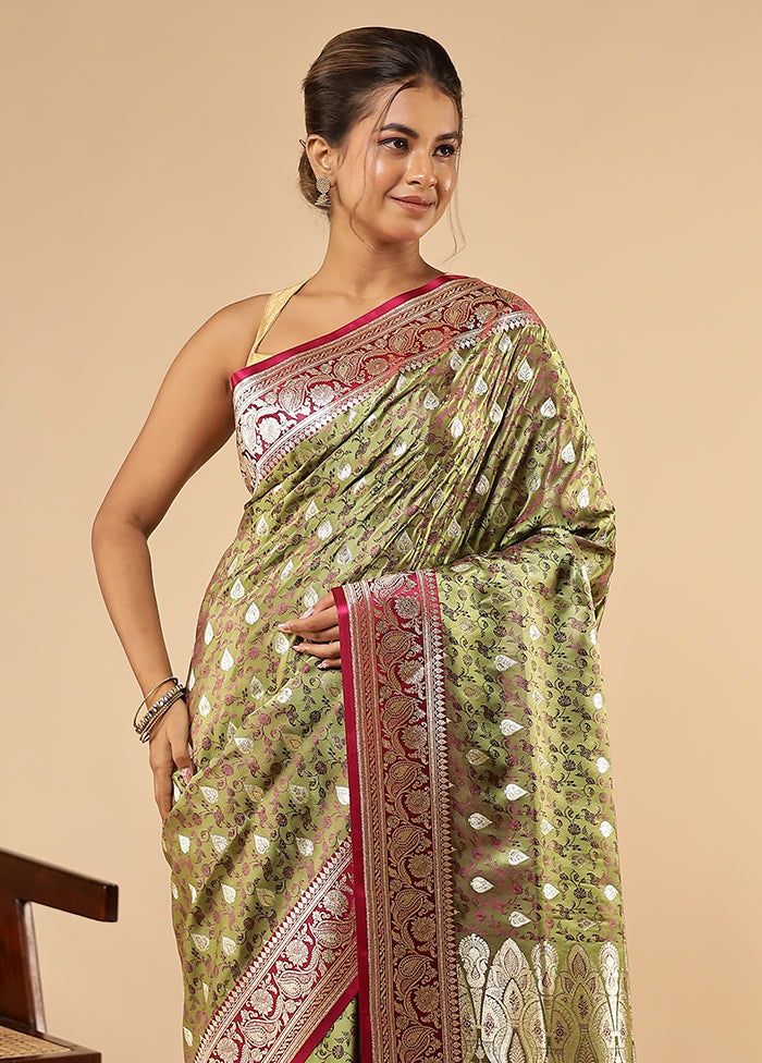 Green Tanchoi Silk Saree With Blouse Piece