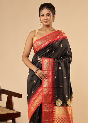 Black Handloom Kanchipuram Pure Silk Saree With Blouse Piece