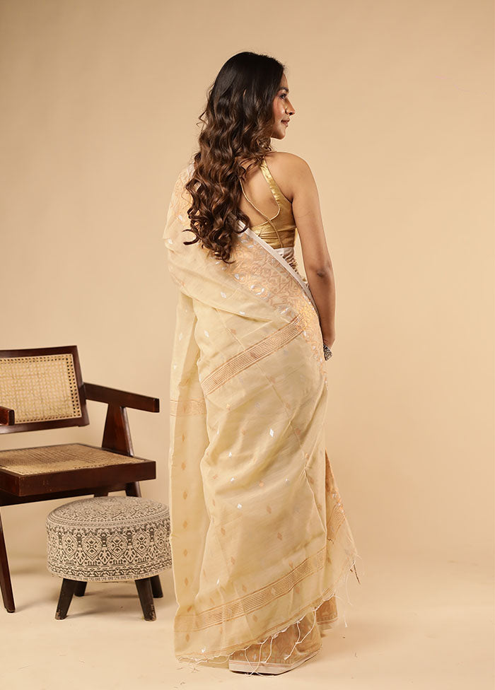 Cream Matka Silk Saree With Blouse Piece
