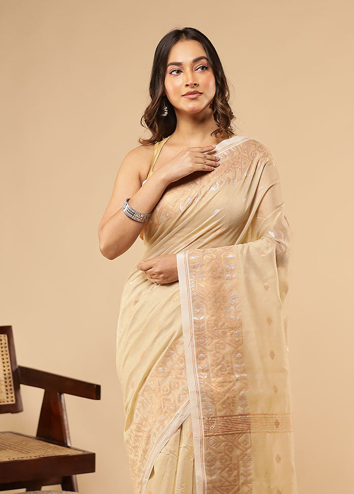 Cream Matka Silk Saree With Blouse Piece