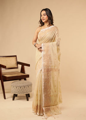 Cream Matka Silk Saree With Blouse Piece