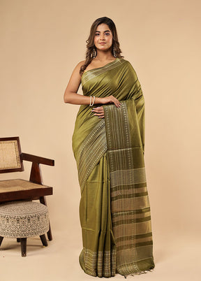 Green Handloom Tussar Pure Silk Saree With Blouse Piece