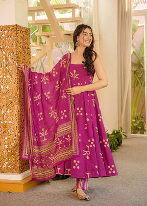 3 Pc Pink Muslin A-Line Suit Set
