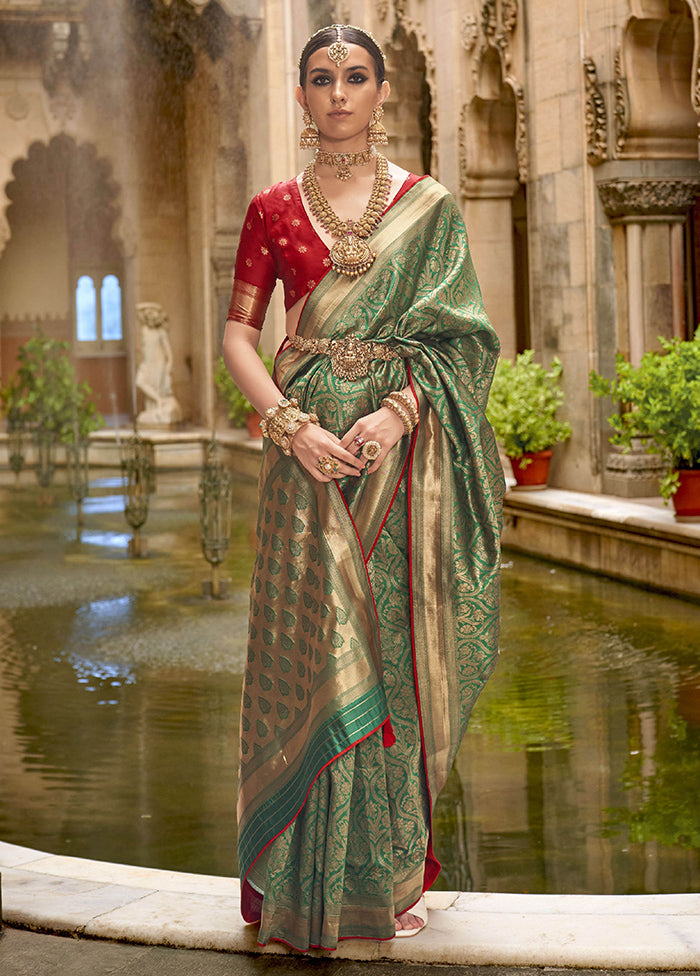 Green Dupion Silk Saree With Blouse Piece