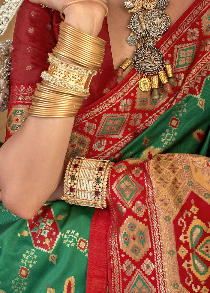 Green Dupion Silk Saree With Blouse Piece