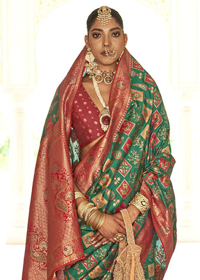 Green Dupion Silk Saree With Blouse Piece