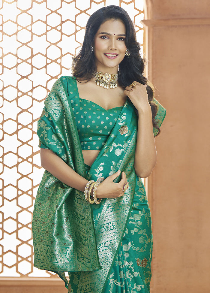 Rama Banarasi Silk Saree With Blouse Piece