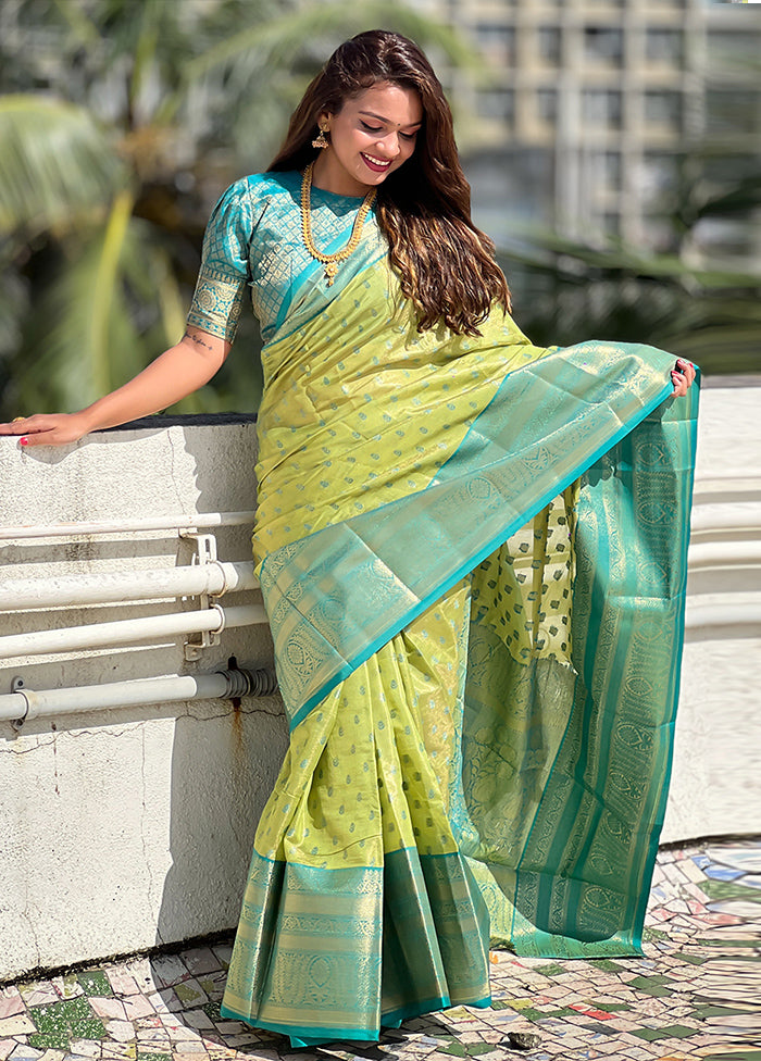 Green Dupion Silk Saree With Blouse Piece