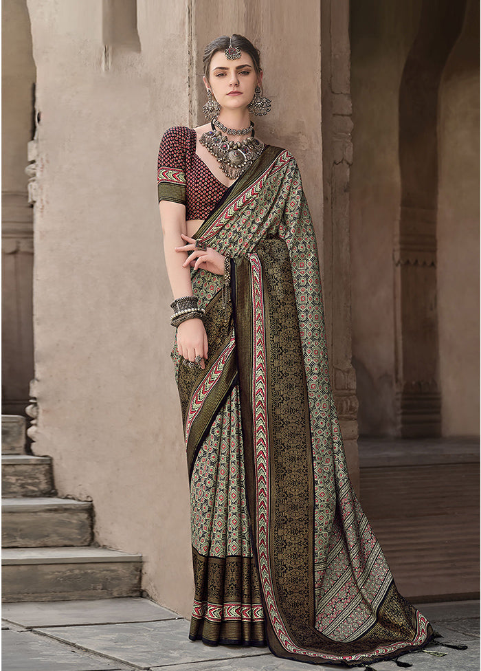 Green Spun Silk Saree With Blouse Piece