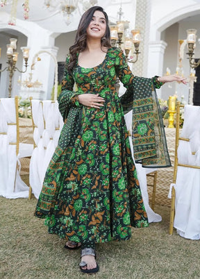 3 Pc Green Readymade Silk Suit Set