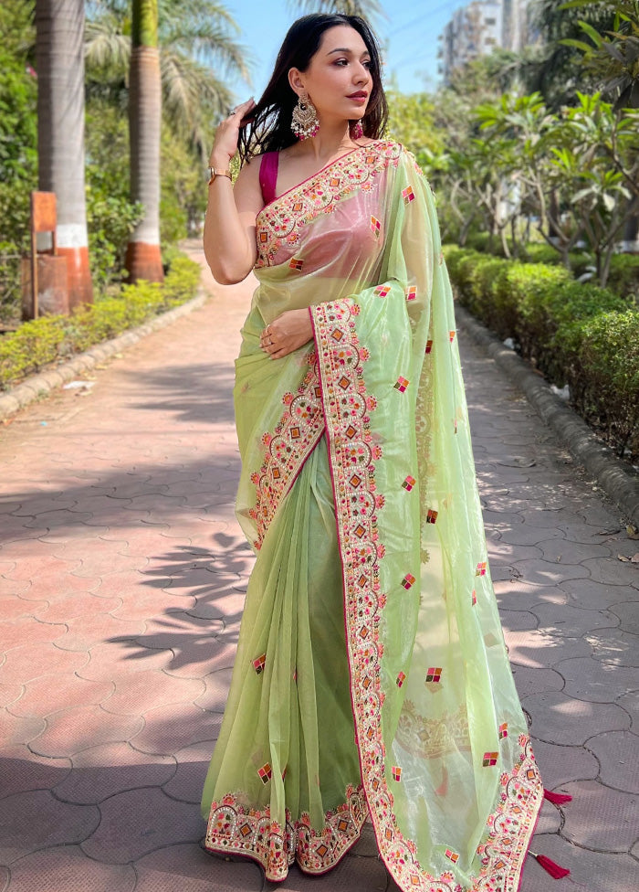 Green Spun Silk Saree With Blouse Piece