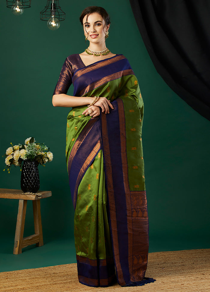 Green Banarasi Silk Saree With Blouse Piece