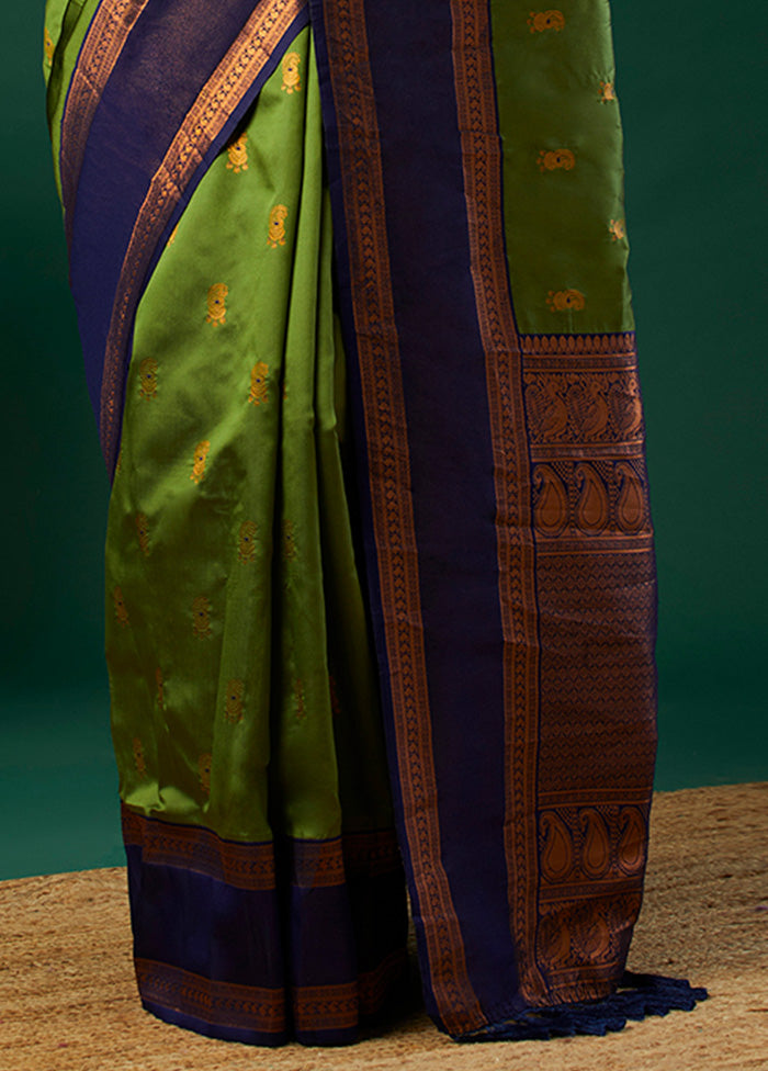 Green Banarasi Silk Saree With Blouse Piece