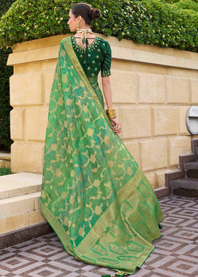 Green Spun Silk Saree With Blouse Piece