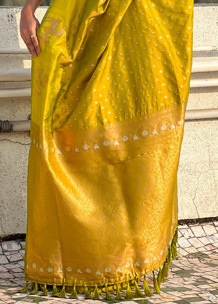 Green Spun Silk Saree With Blouse Piece