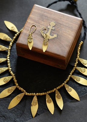 Golden Brass Button Closure Jewellery Set - Indian Silk House Agencies