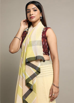 Yellow Pure Cotton Saree With Blouse Piece