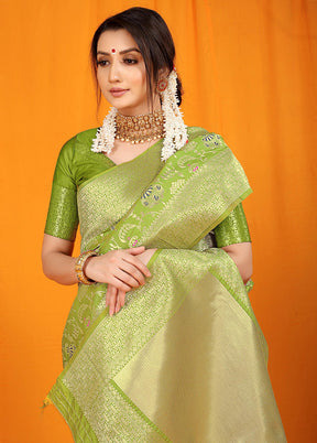 Green Dupion Silk Saree With Blouse Piece