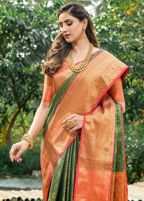 Green Dupion Silk Saree With Blouse Piece