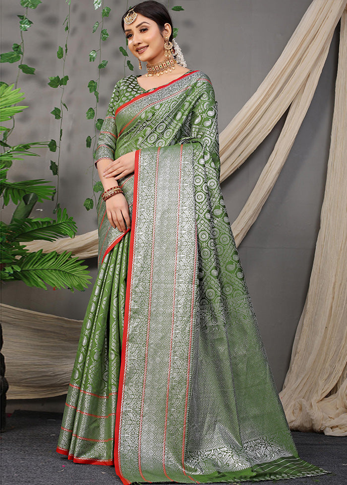 Green Dupion Silk Saree With Blouse Piece