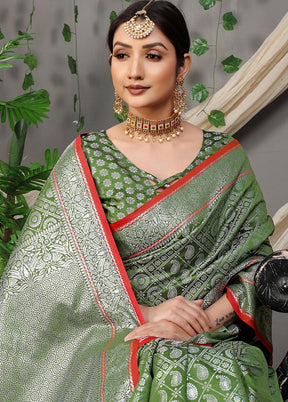 Green Dupion Silk Saree With Blouse Piece