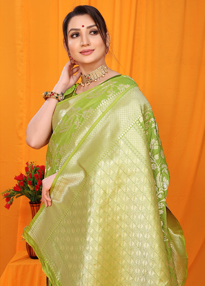 Green Dupion Silk Saree With Blouse Piece