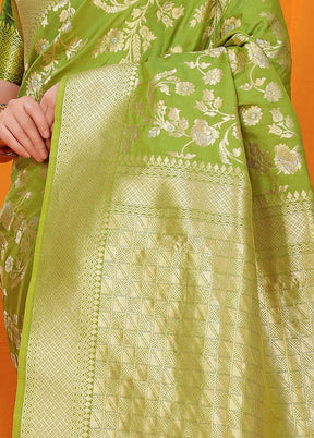 Green Dupion Silk Saree With Blouse Piece