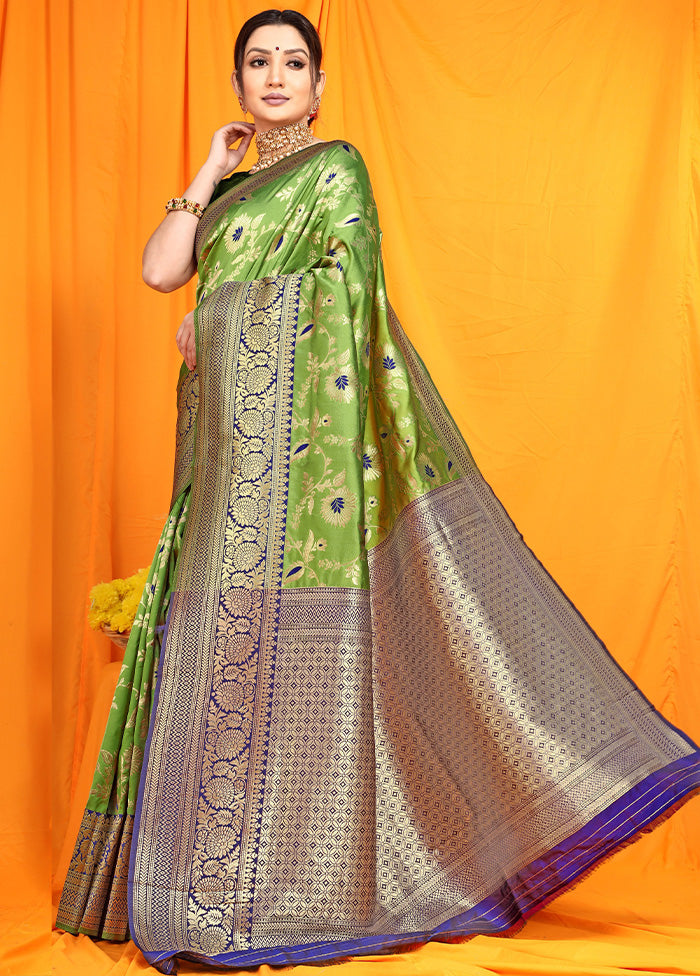 Green Dupion Silk Saree With Blouse Piece