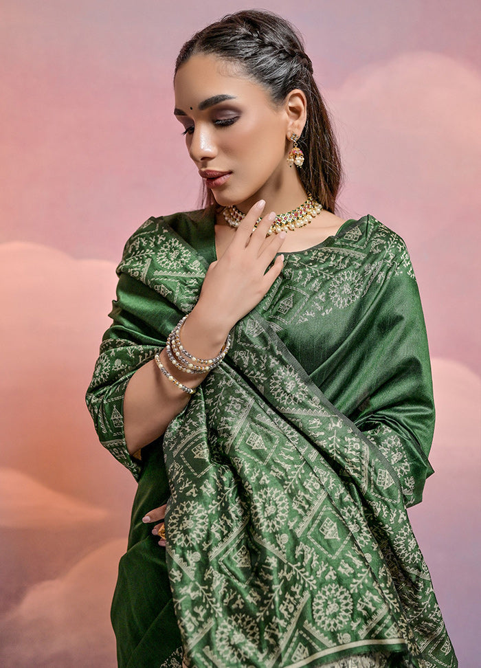 Green Dupion Silk Saree With Blouse Piece