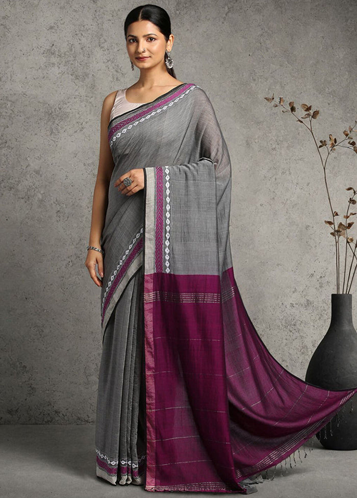 Grey Pure Cotton Saree With Blouse Piece