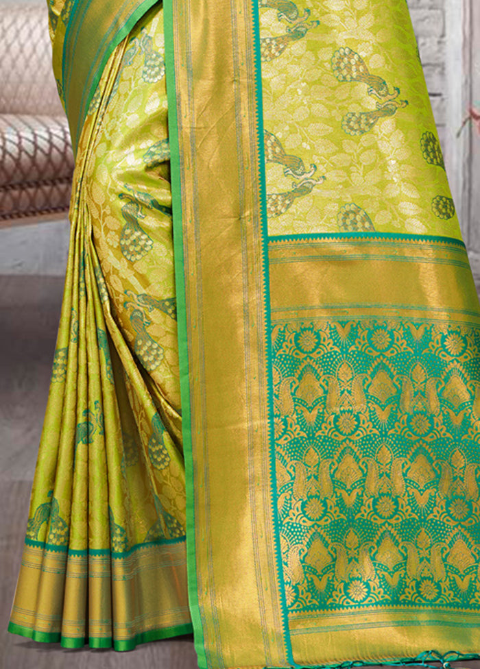 Parrot Green Dupion Silk Saree With Blouse Piece