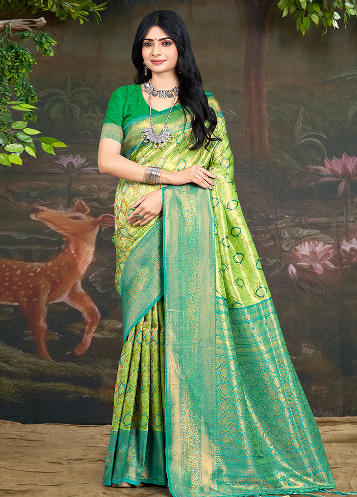 Green Dupion Silk Saree With Blouse Piece