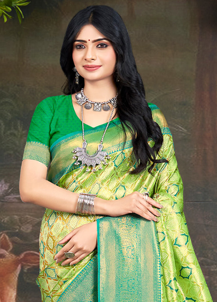 Green Dupion Silk Saree With Blouse Piece