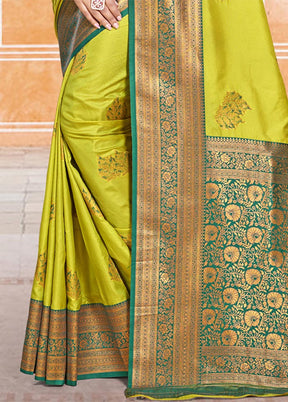 Parrot Green Dupion Silk Saree With Blouse Piece