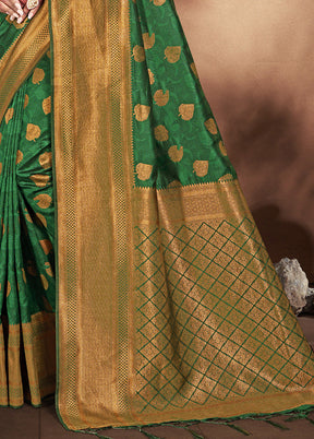 Green Spun Silk Saree With Blouse Piece