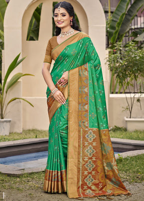 Green Spun Silk Saree With Blouse Piece