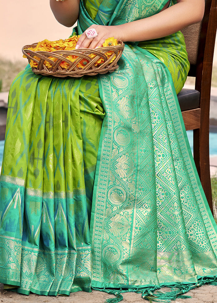 Green Spun Silk Saree With Blouse Piece