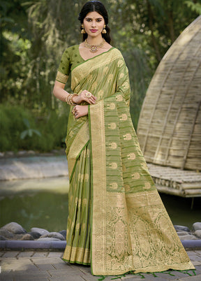 Green Spun Silk Saree With Blouse Piece