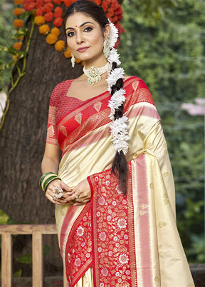 Cream Dupion Silk Saree With Blouse Piece