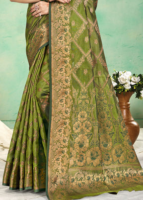 Green Spun Silk Saree With Blouse Piece