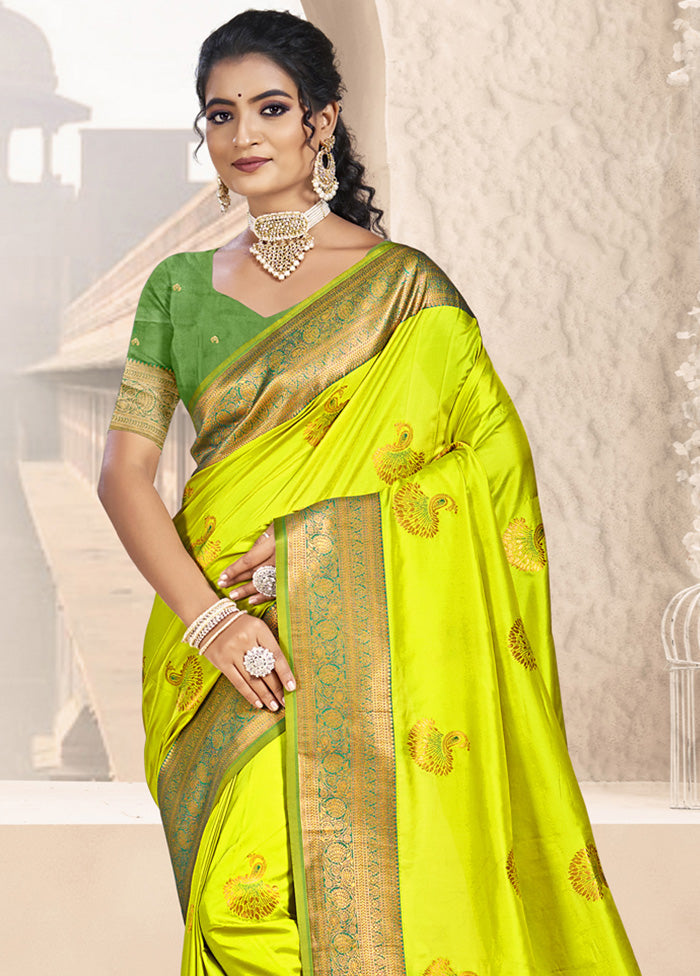 Green Spun Silk Saree With Blouse Piece