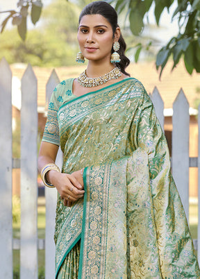 Green Spun Silk Saree With Blouse Piece