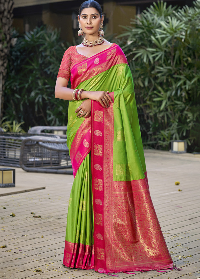 Green Spun Silk Saree With Blouse Piece