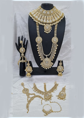 Cream Alloy Jewellery Set