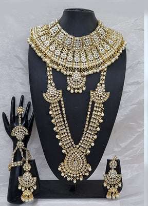 Cream Alloy Jewellery Set