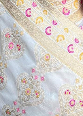 White Banarasi Silk Saree With Blouse Piece