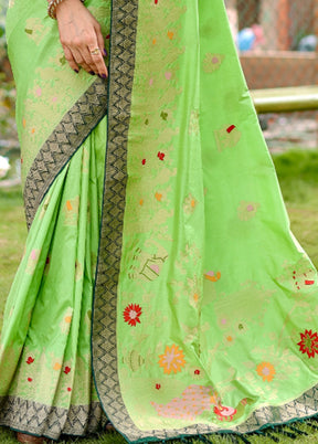 Green Dupion Silk Saree With Blouse Piece