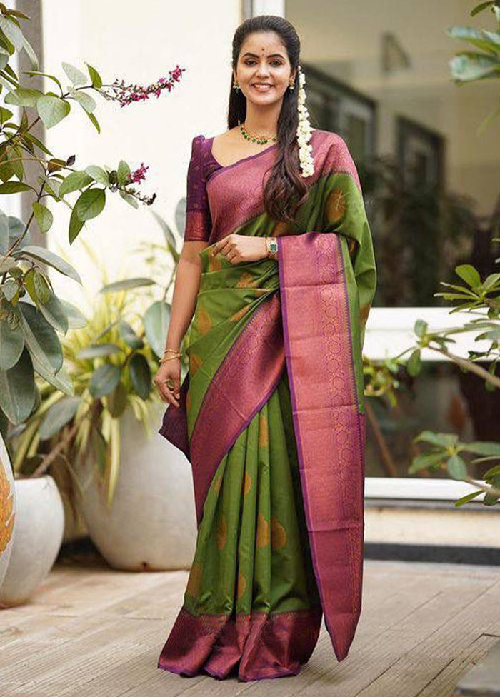 Green Banarasi Silk Saree With Blouse Piece