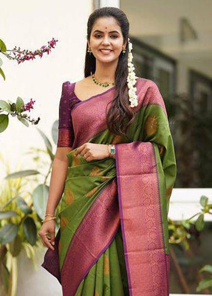 Green Banarasi Silk Saree With Blouse Piece